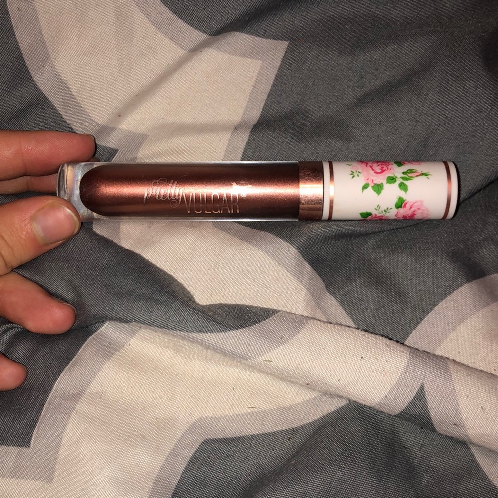 Pretty Vulgur Lip